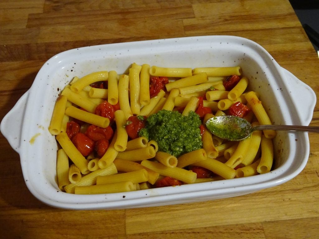 Sedani mit Ofentomaten und Pesto