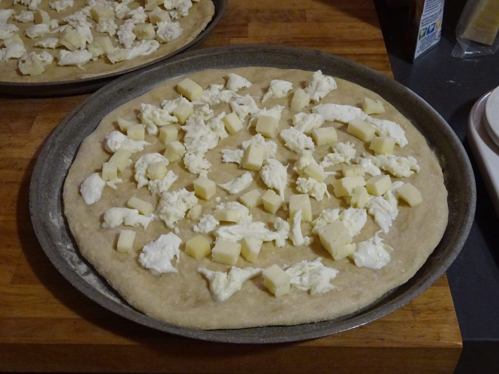 Pizza asiago und kastanien