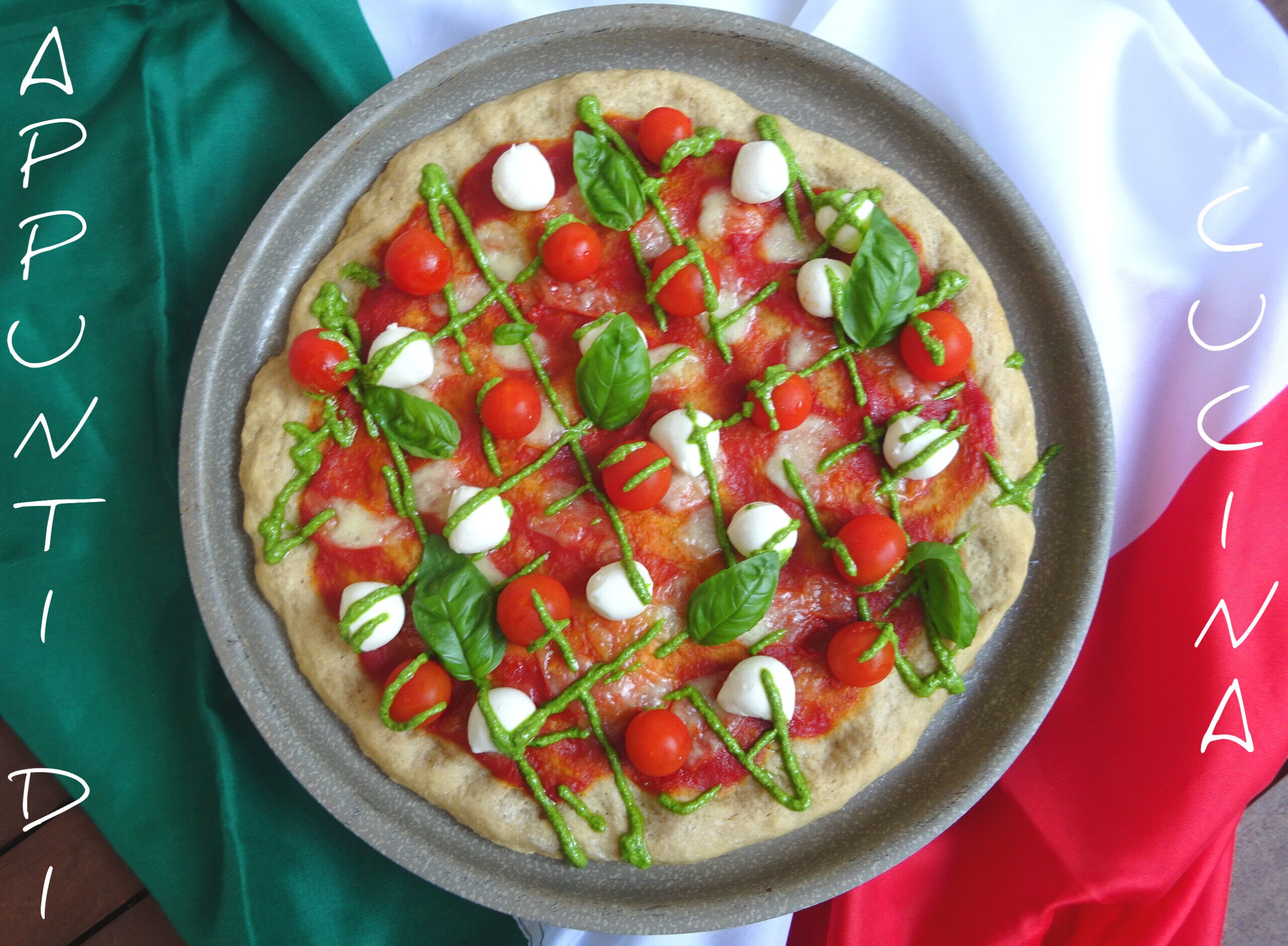 PIZZA MIT KIRSCHTOMATEN UND MOZZARELLAKUGELN