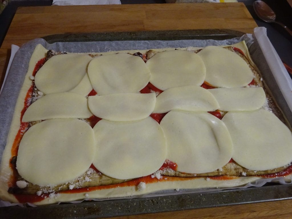 Pariser Pizza mit Parmigiana