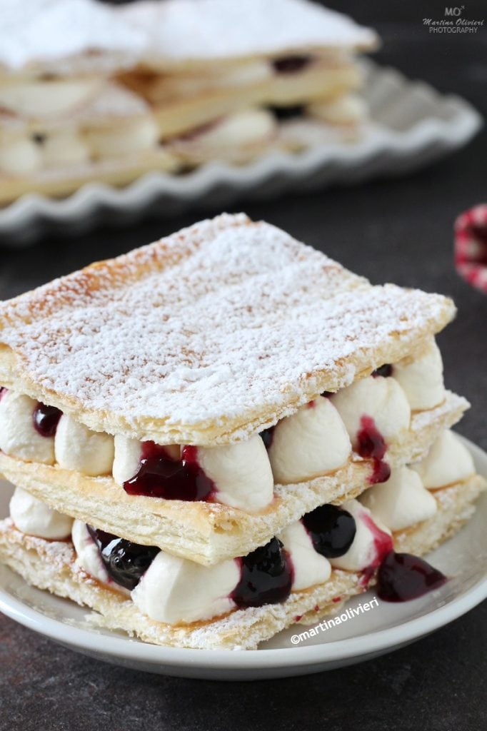 Blätterteig mit Mascarponecreme und Waldfrüchten