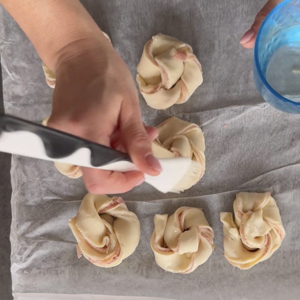 Blätterteig-Schnecken mit Schinken und Käse