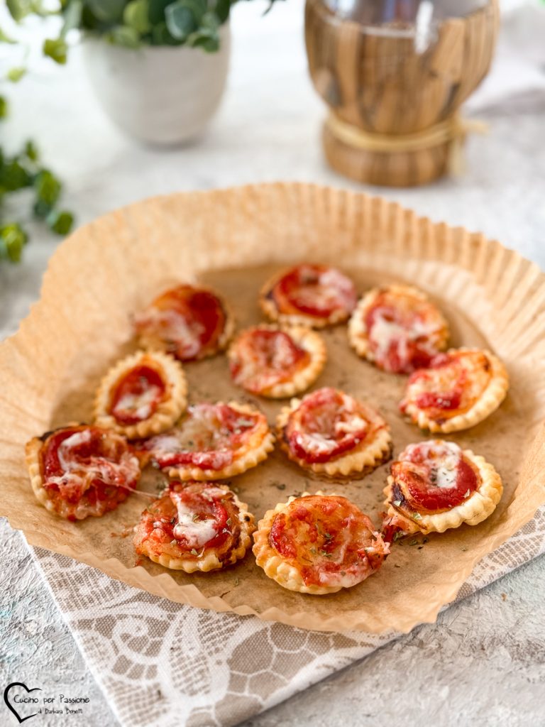 Blätterteigpizzetten aus der Heißluftfritteuse