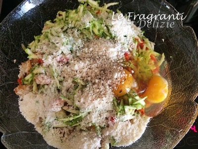 Fleischbällchen mit Paprika und Zucchini