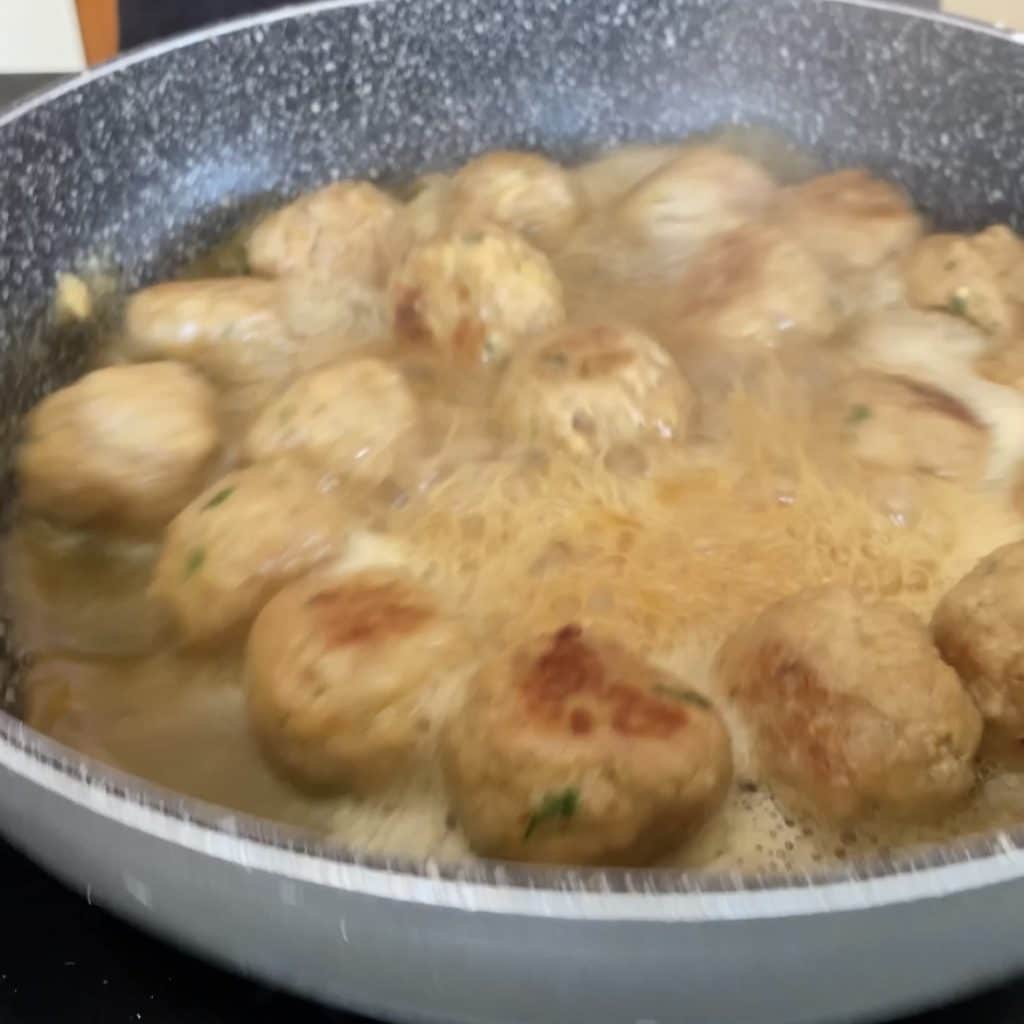 Frikadellen mit Bier