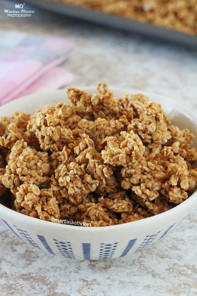 Granola mit Erdnussbutter