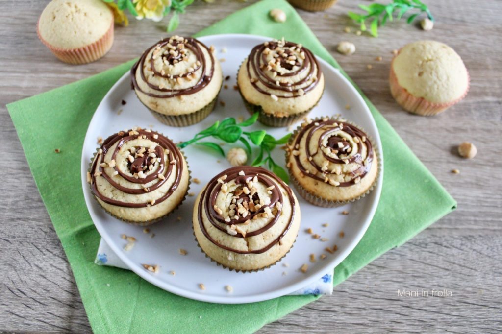 Haselnuss-Muffins mit Nutella-Kern