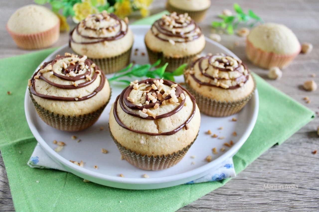 Haselnuss-Muffins mit Nutella-Kern