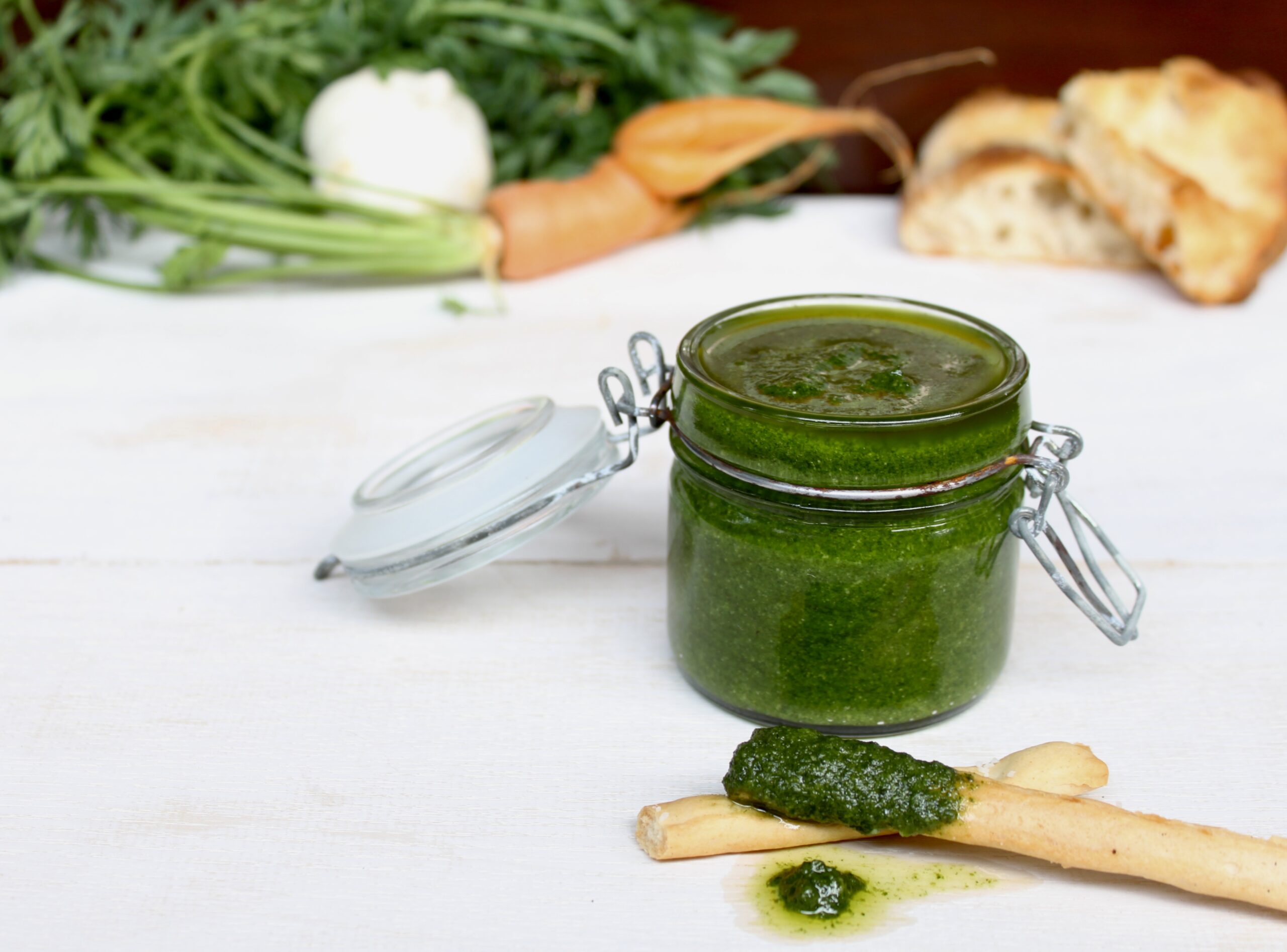 Pesto aus Karottengrün