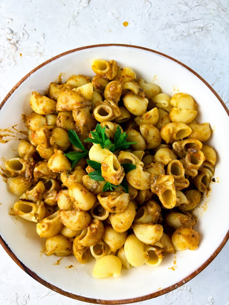 BLITZREZEPT: CREMIGE PASTA MIT AUBERGINEN UND KIRSCHTOMATEN AUS DER HEISSLUFTFRITTEUSE