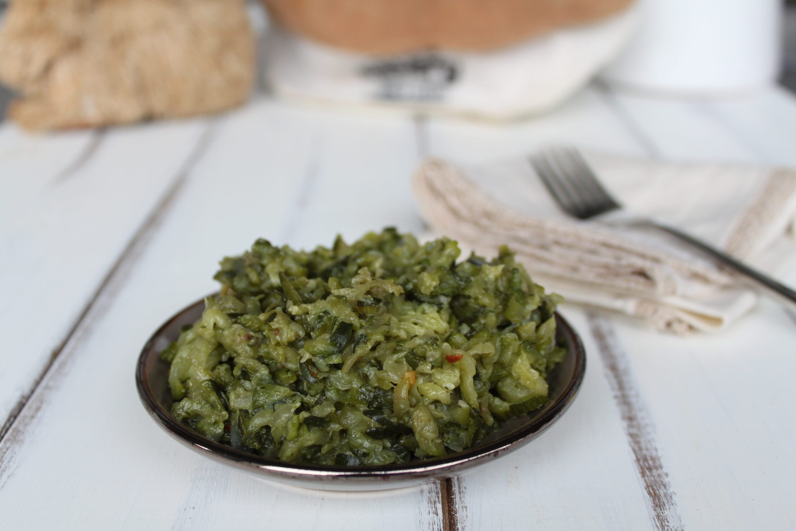 Leichte Zucchini in der Pfanne