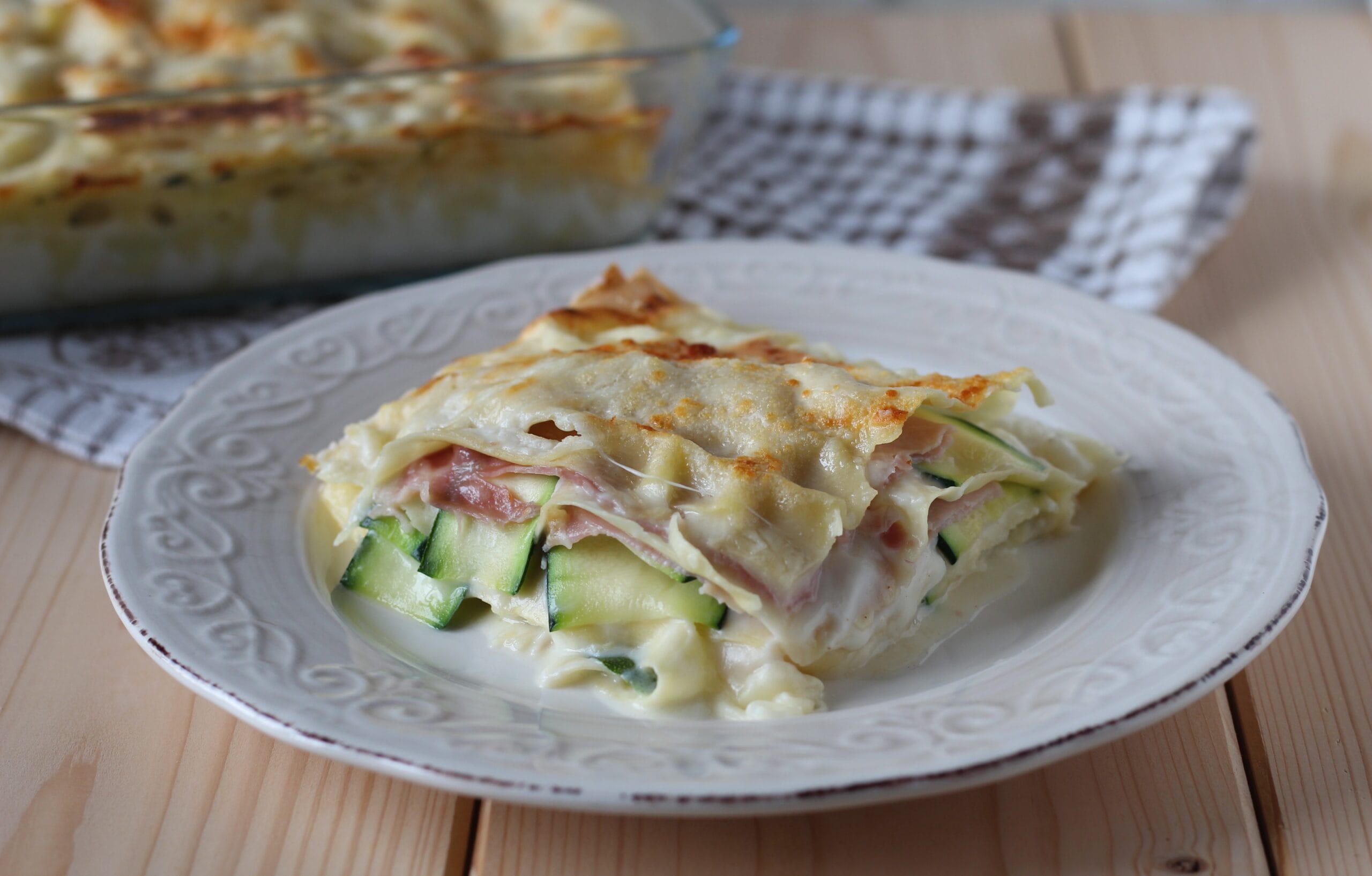 Lasagne mit Zucchini, Schinken und Provola