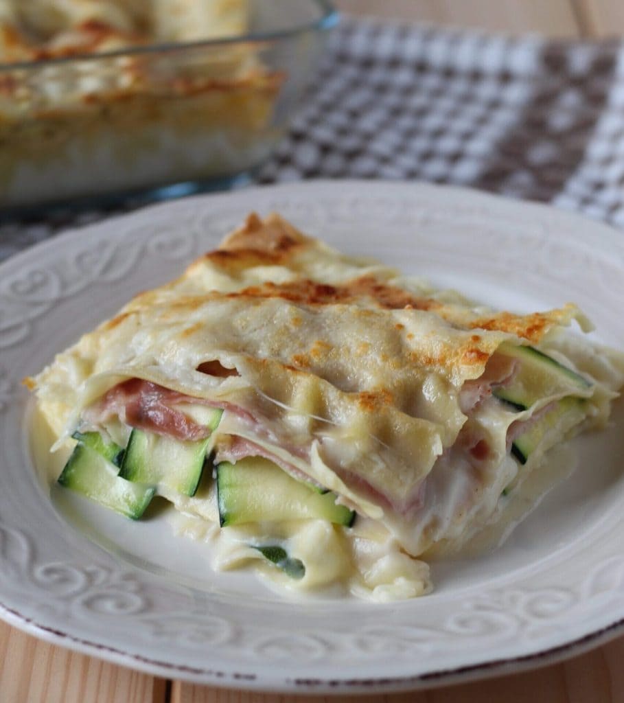 lasagne mit zucchini, schinken und provola