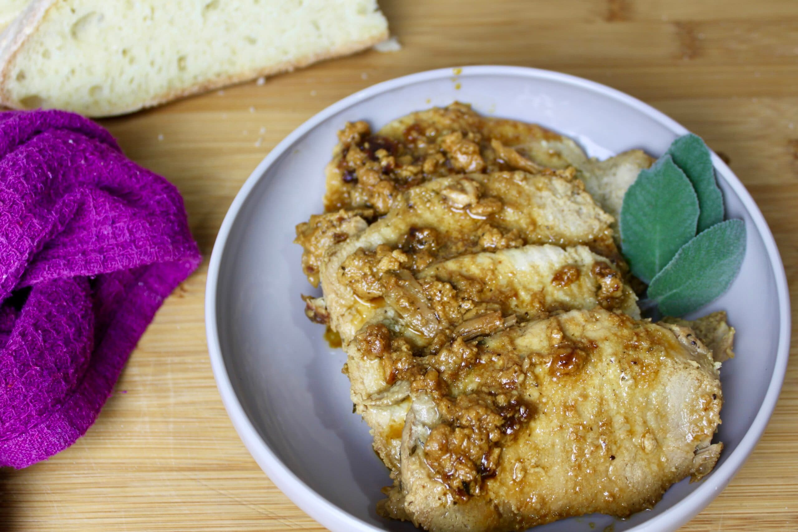 Zartes Schweinekotelett mit Milch