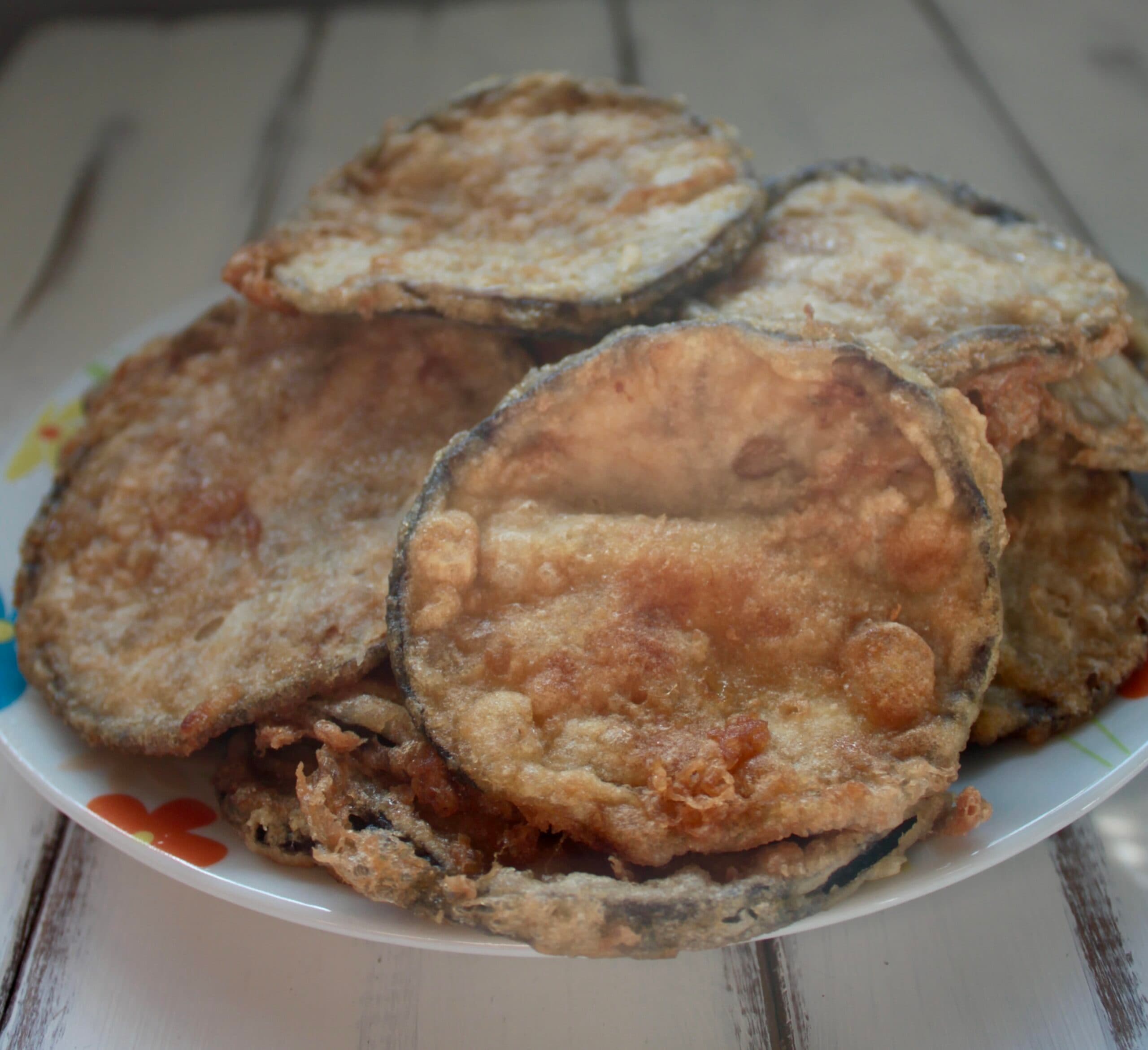 Knusprige frittierte Auberginen: das Familienrezept