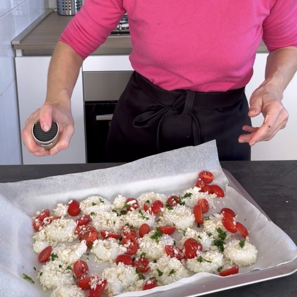 Im Ofen gratinierte Tintenfische mit Kirschtomaten