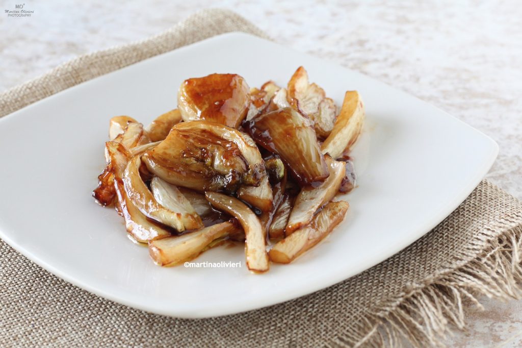 Karamellisierter Fenchel in der Pfanne