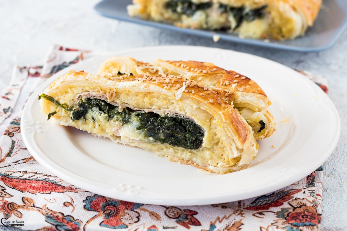 KARTOFFELROULADE IM BLÄTTERTEIGMANTEL