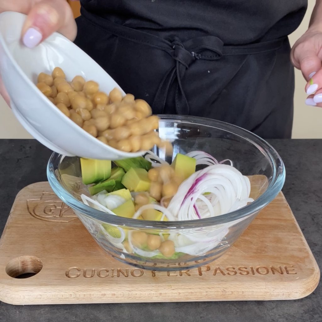 Kichererbsen- und Avocado-Salat