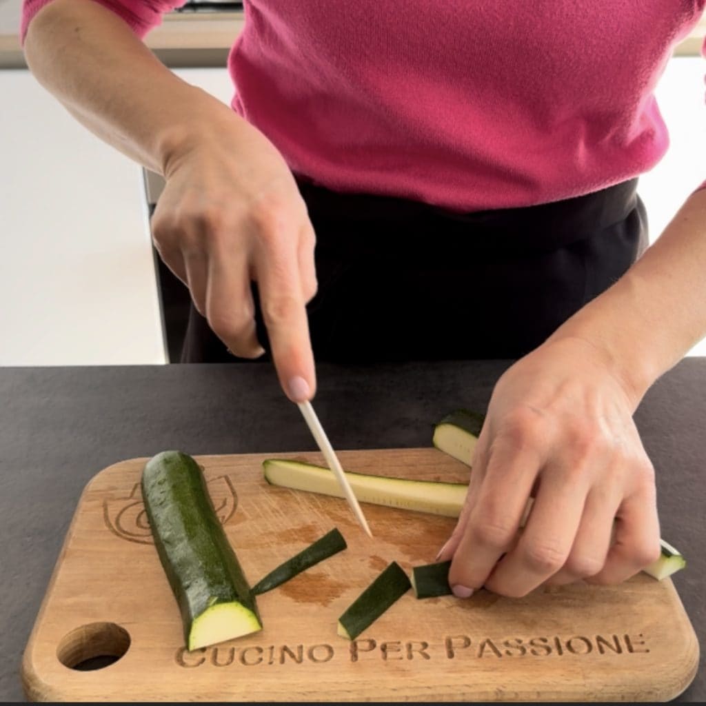 Knusprige Zucchinistäbchen in der Heißluftfritteuse