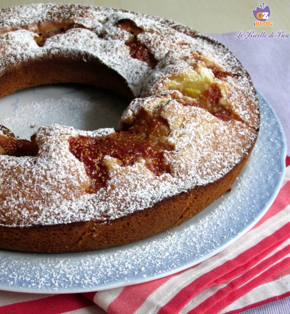 Kranzkuchen mit grünen Feigen