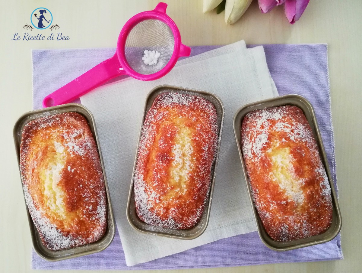 Mini-Pflaumenkuchen mit griechischem Joghurt