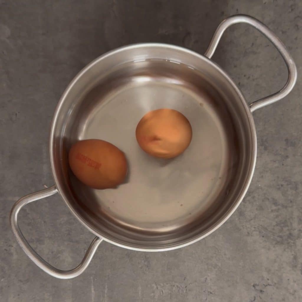 Mit Thunfisch gefüllte Zitronen