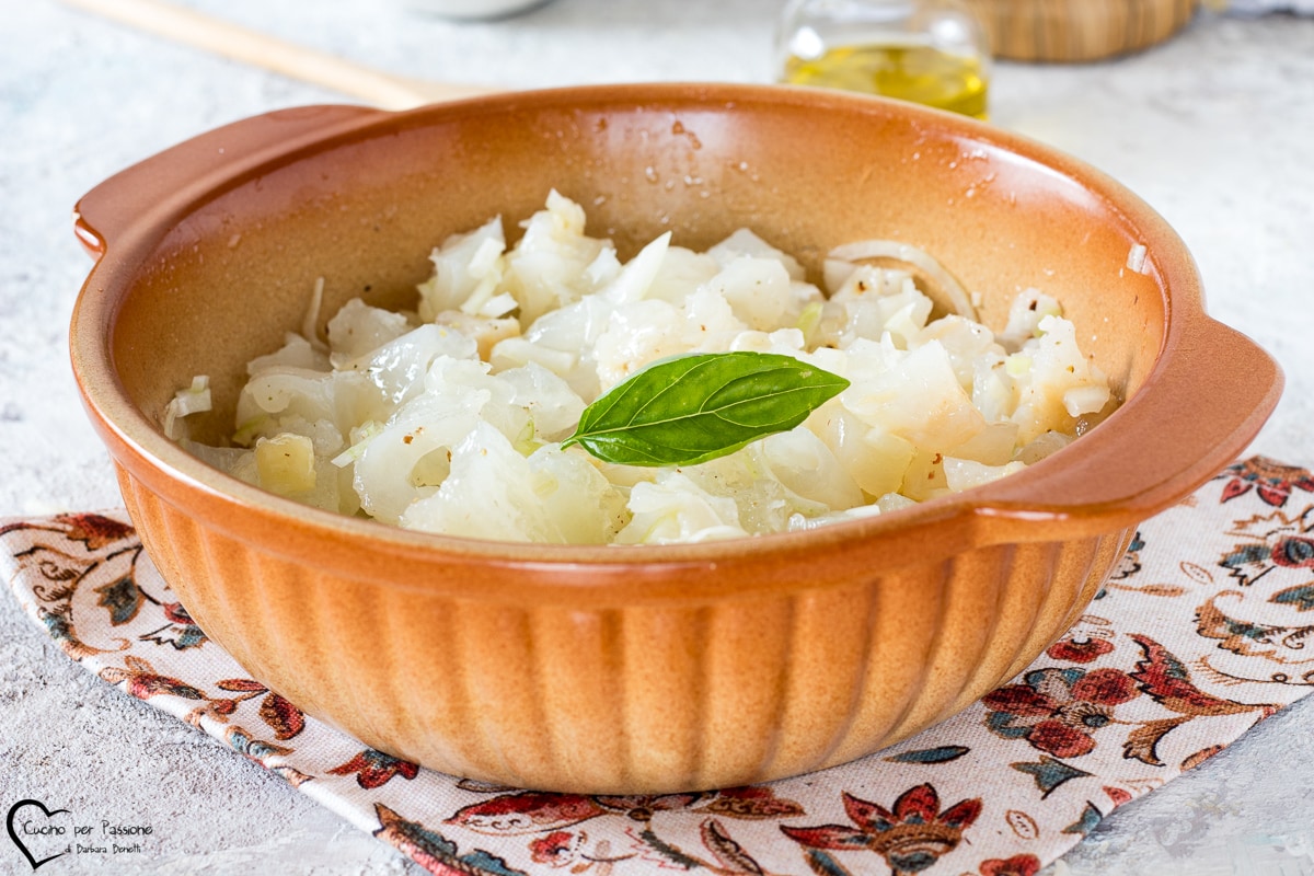 NERVETTENSALAT mit Zwiebeln auf venezianische Art
