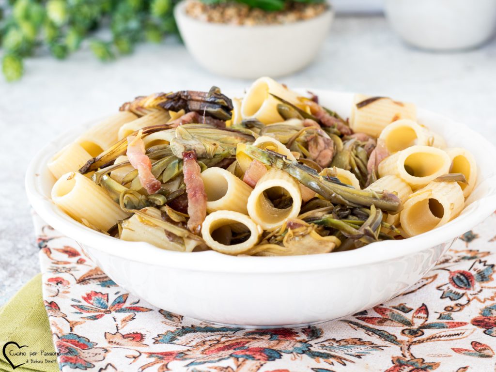Nudeln mit Artischocken und Guanciale