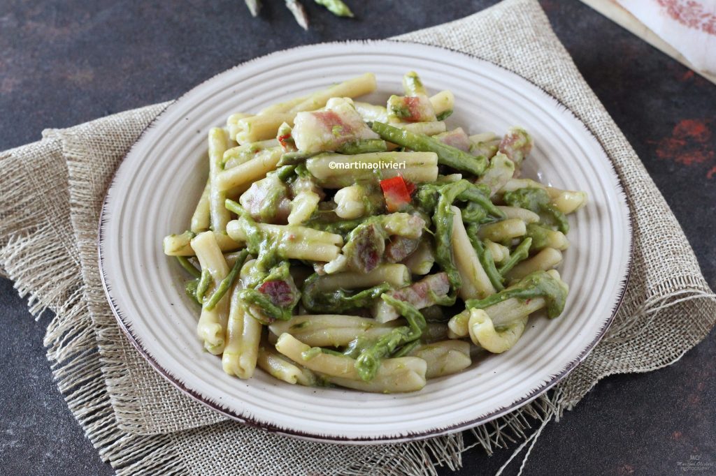 Pasta mit Spargel und Guanciale
