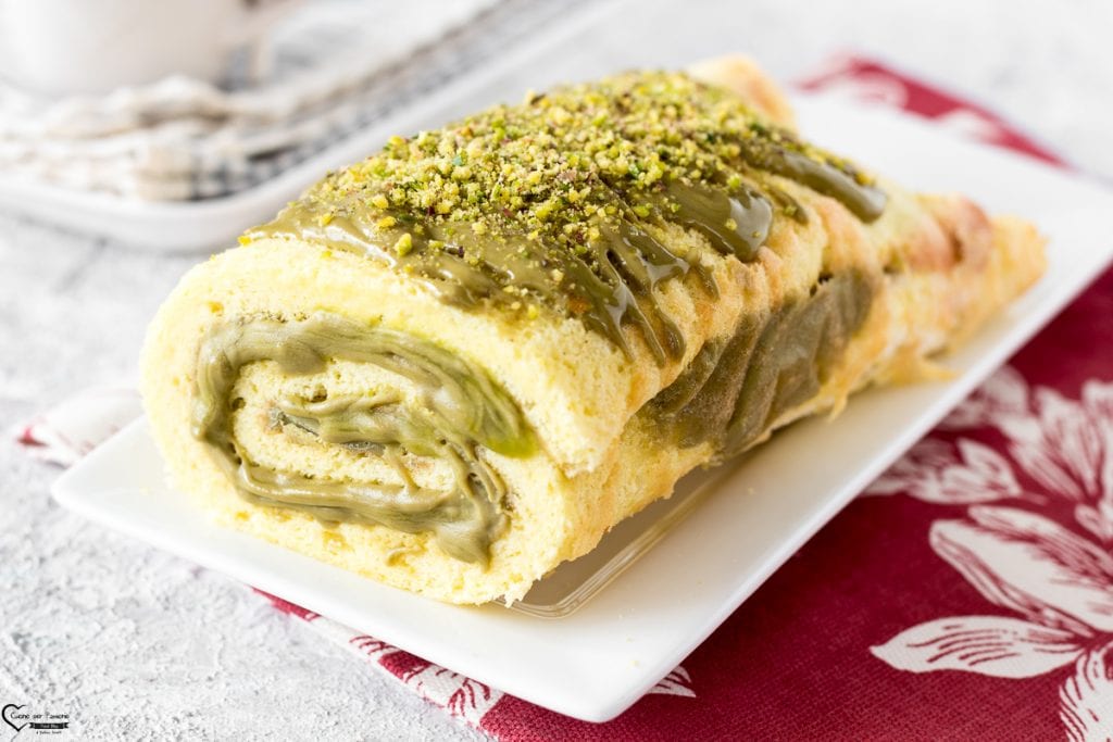 Rolle mit Pistaziencreme