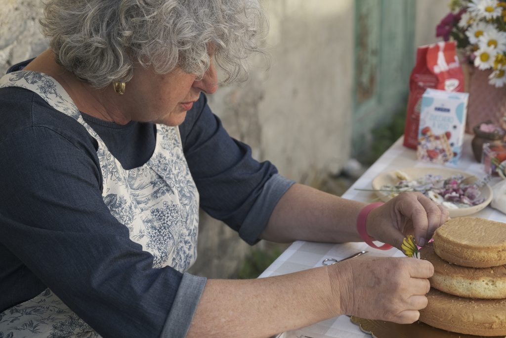 Silvia Tavella, La Regina del Focolare