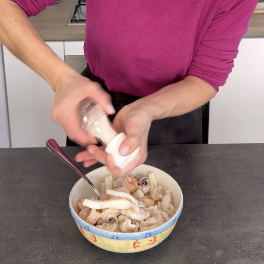 Tintenfischsalat mit Garnelen