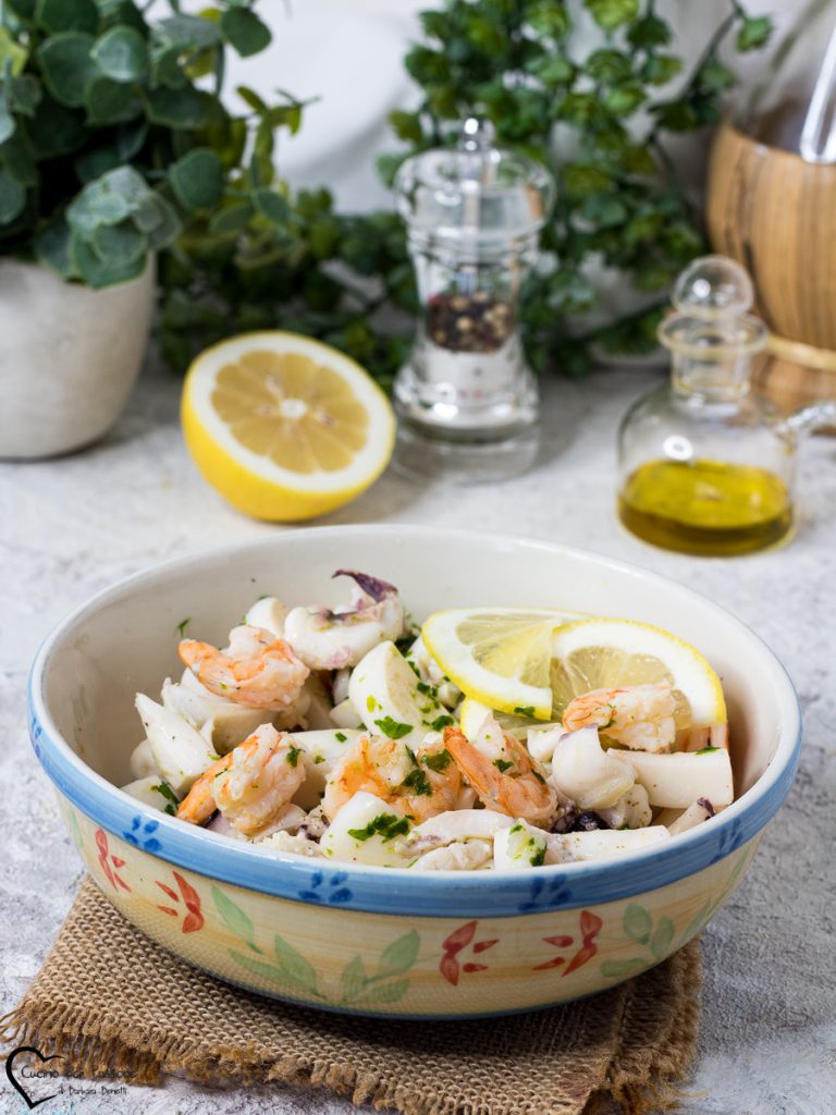 Tintenfischsalat mit Garnelen