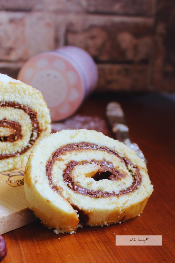 Nutella-Rolle mit cremiger Haselnussfüllung, weich und duftend, perfektes Dessert für die ganze Familie idolcidisusy
