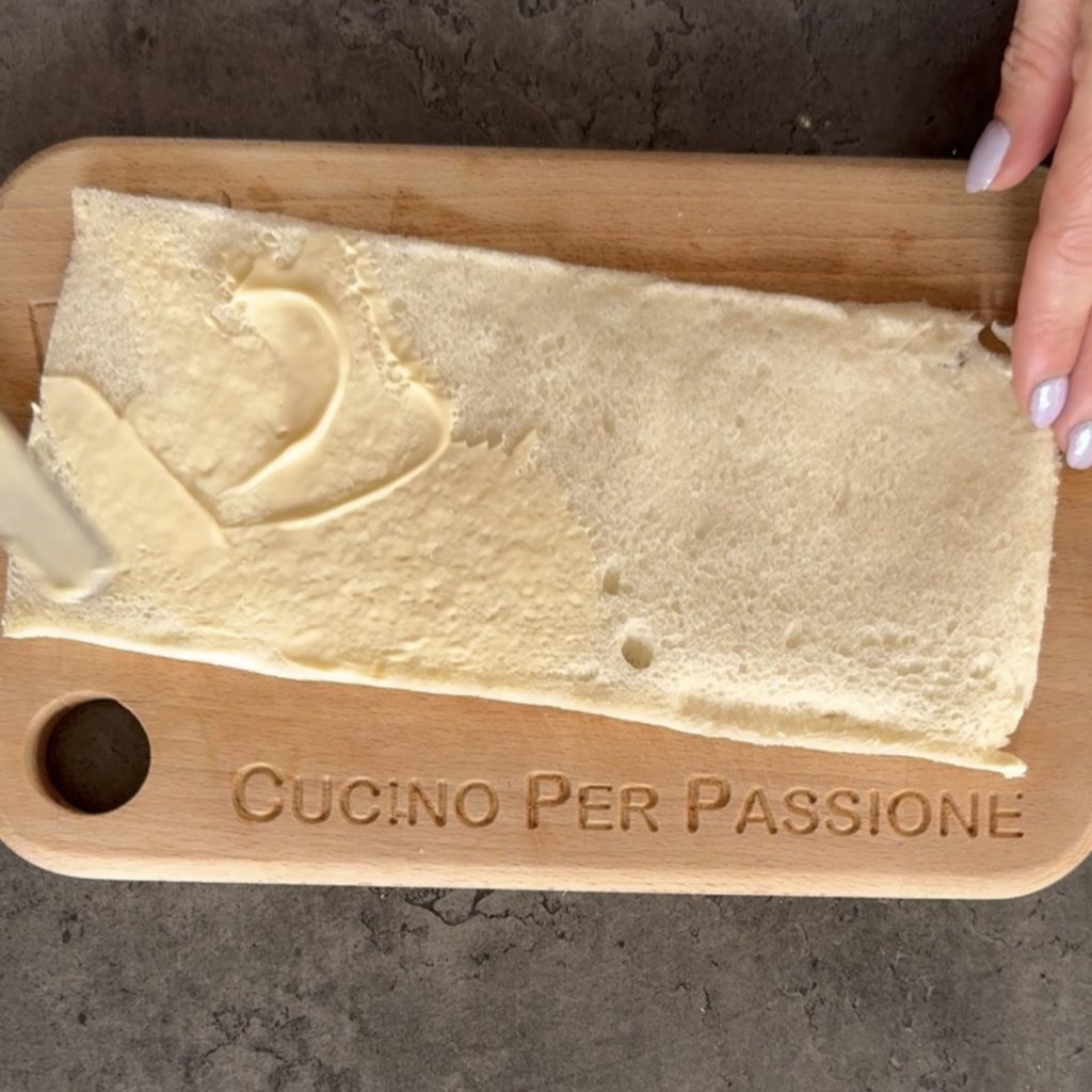 Vegetarische Sandwich-Rouladen mit Eiern und Artischockenherzen