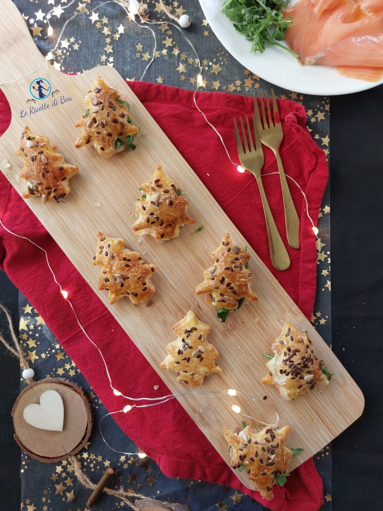 Weihnachtsvorspeise mit Lachs und Rucola