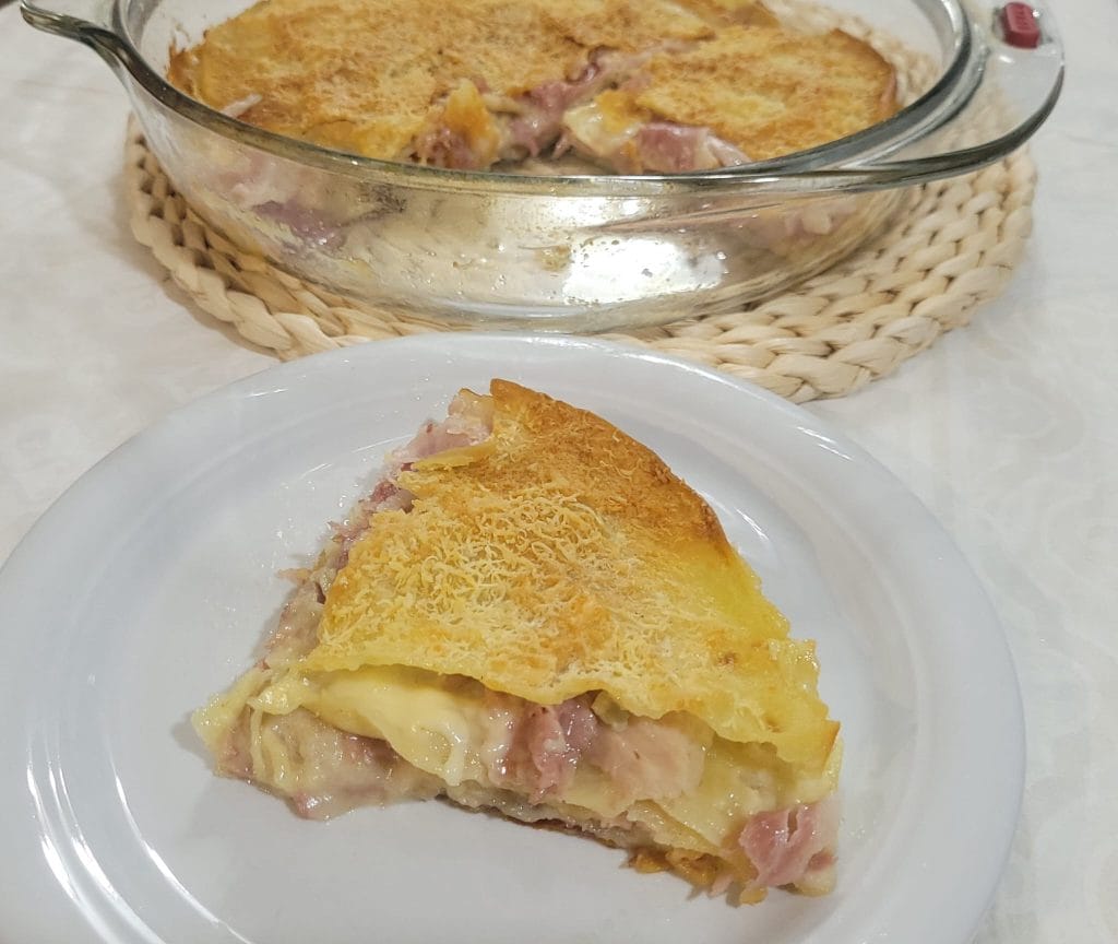 Pane carasau mit Schinken und Gorgonzola in der Heißluftfritteuse
