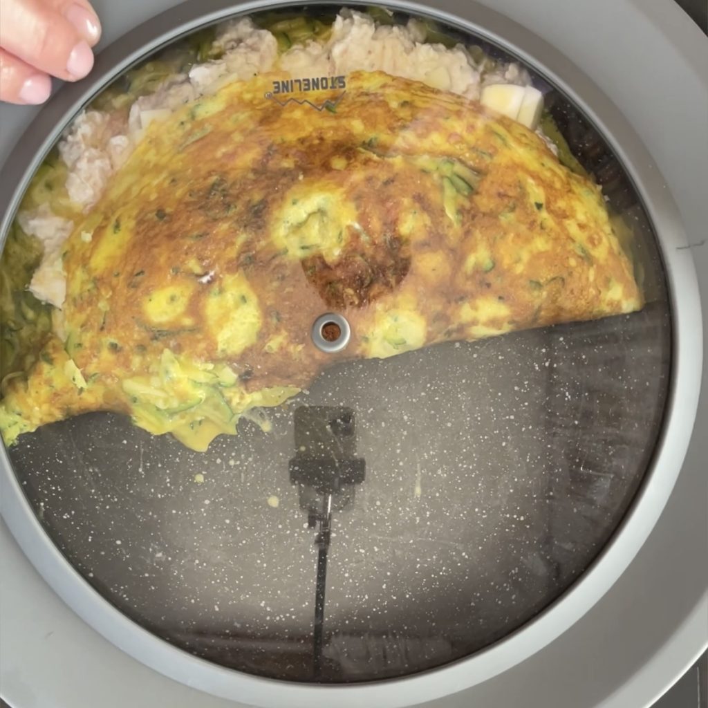 Zucchini-Omelette gefüllt mit Thunfisch