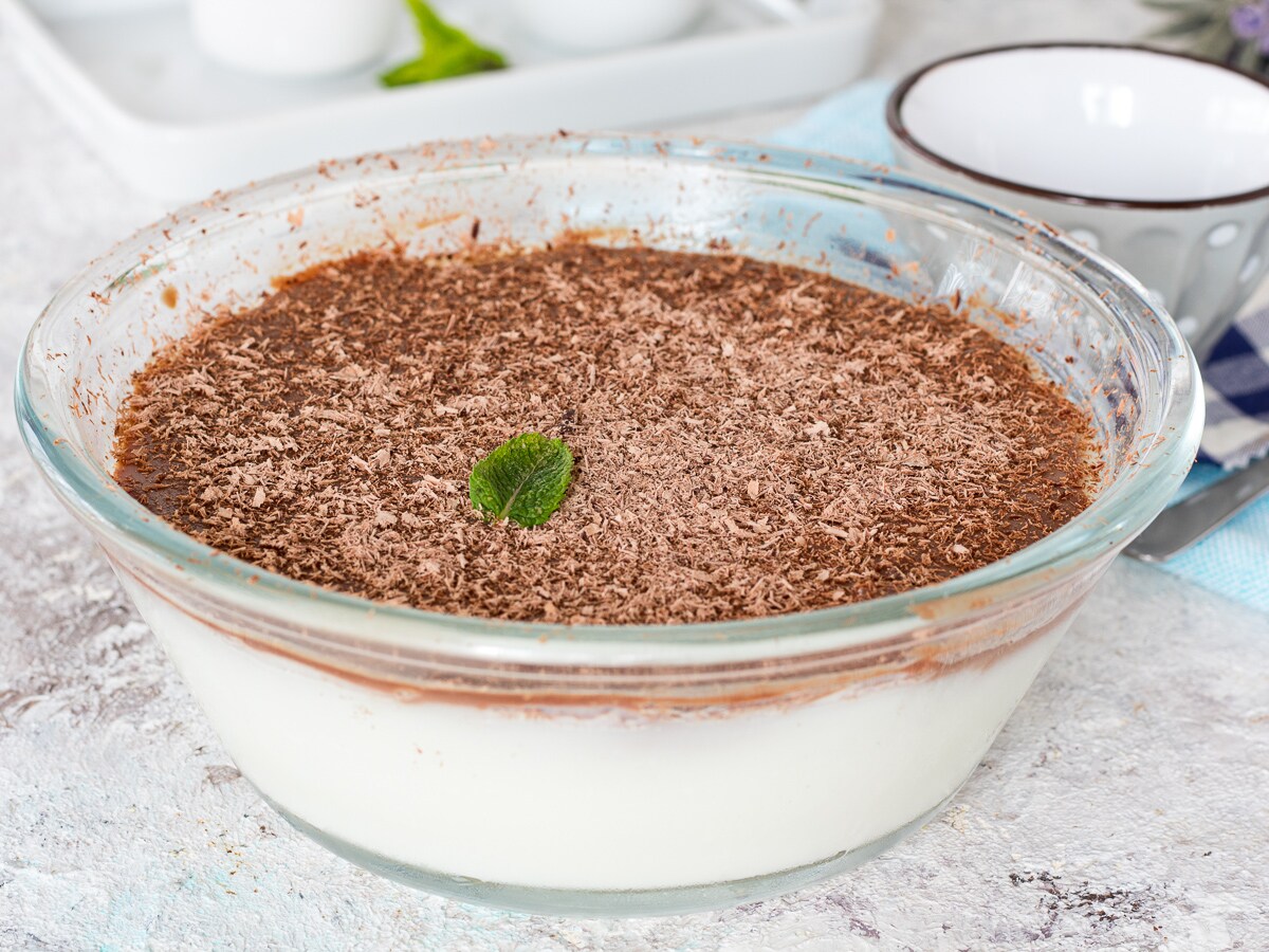 ZWEIFARBIGER PUDDING Vanille und Schokolade