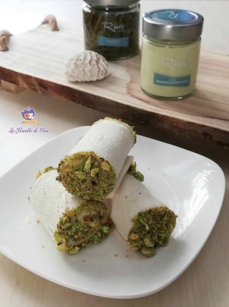 Sandwichrollen mit eingelegtem Meerfenchel und Mortadella mit Pistazien