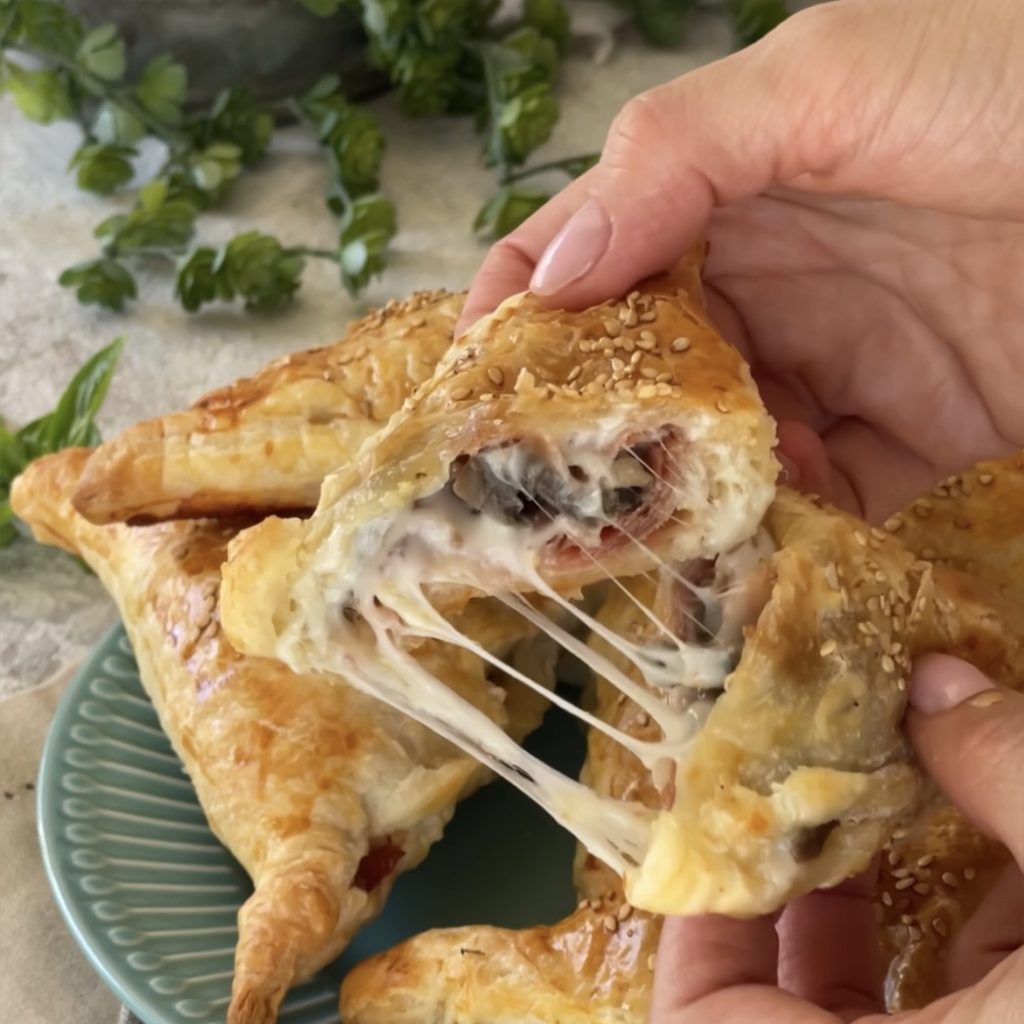 blätterteigtaschen mit pilzen