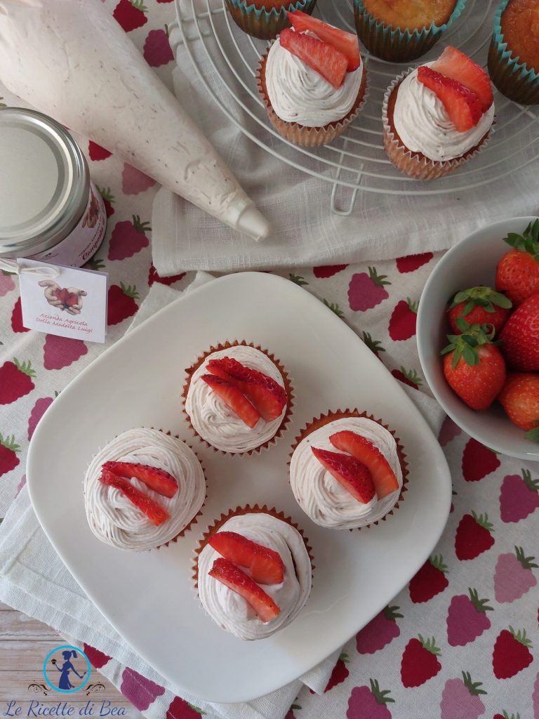 cupcake mit erdbeeren