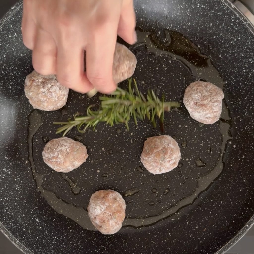 Fleischbällchen mit Paprika