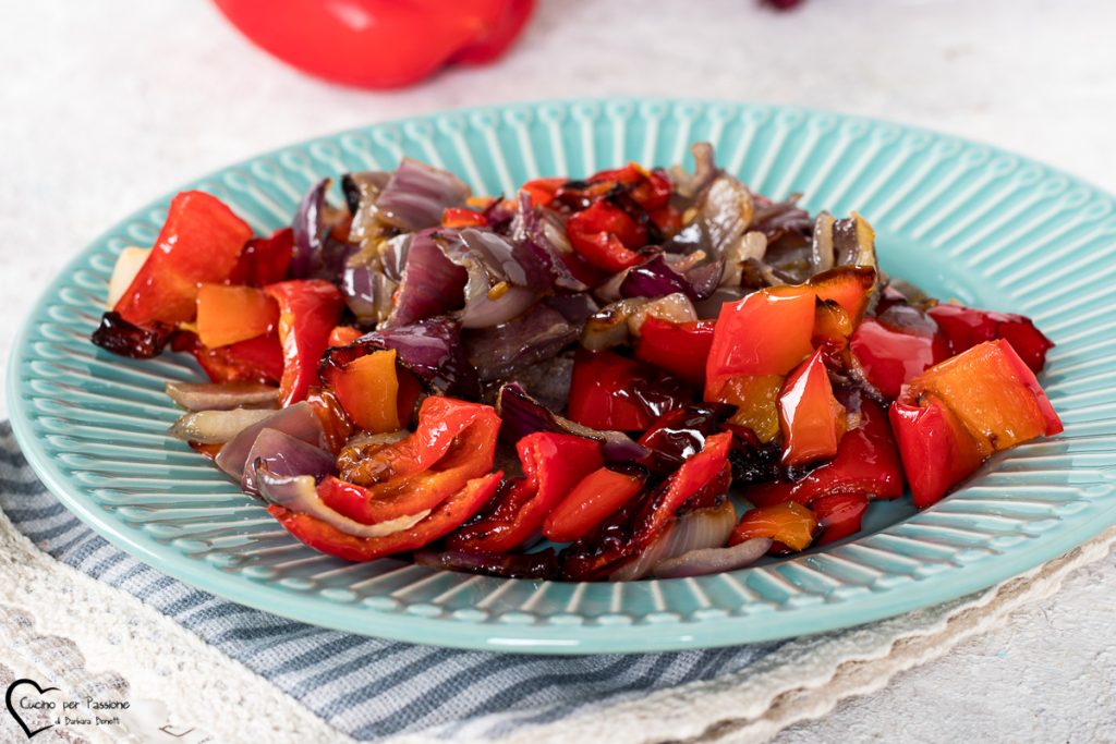 gebackene Paprika und Zwiebeln