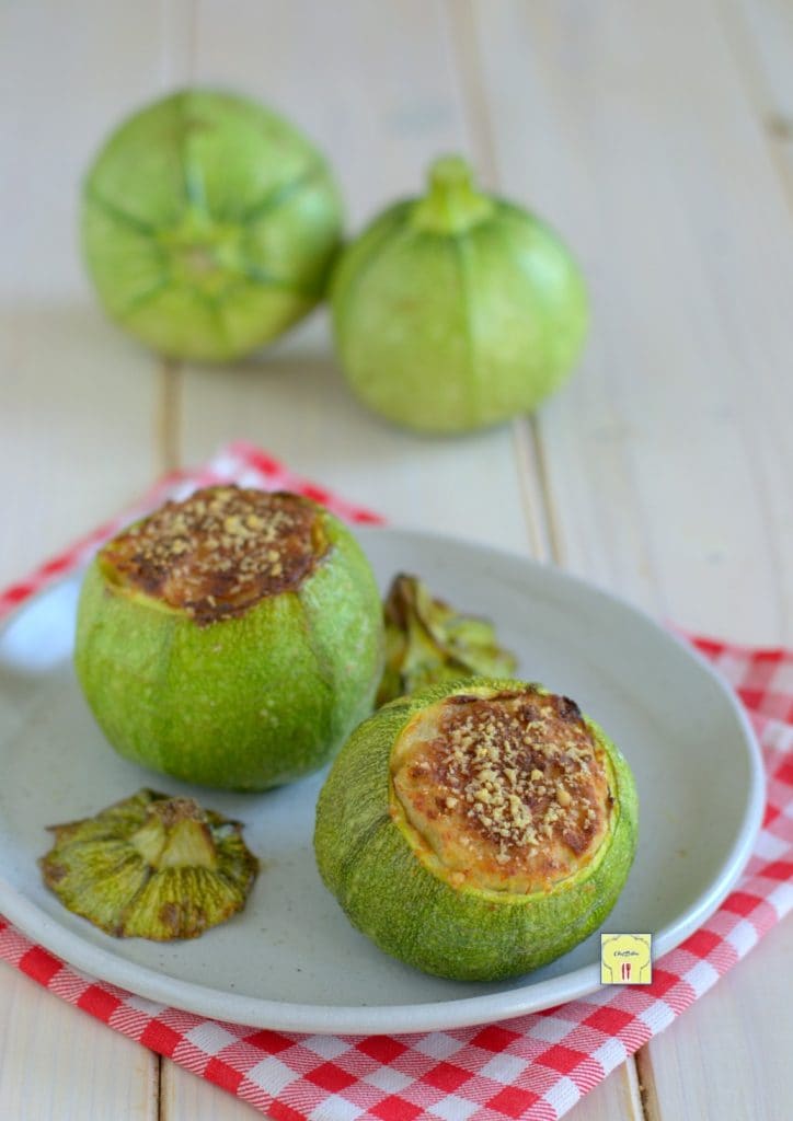 gefüllte runde Zucchini in der Heißluftfritteuse gp