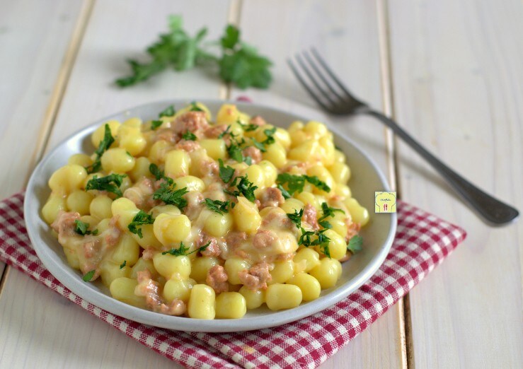 Gnocchi mit Wurst und Stracchino