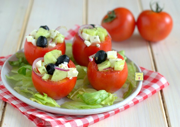 Griechisch gefüllte Tomaten