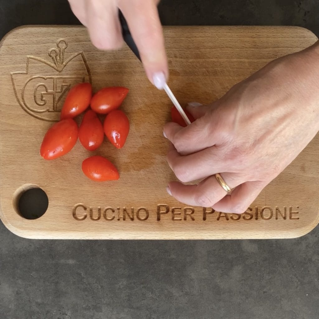 kichererbsensalat mit thunfisch und kirschtomaten