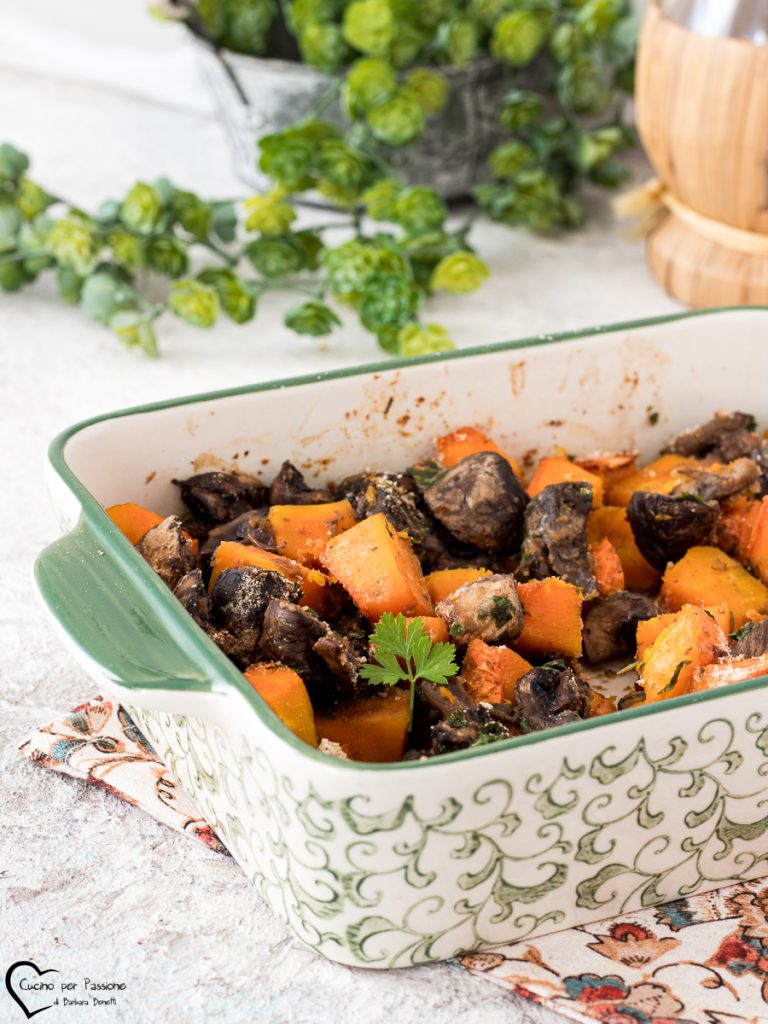 Kürbis und Pilze aus dem Ofen